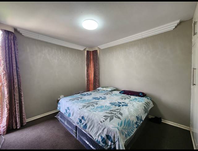 3 BEDROOM FLAT FOR SALE IN THREE RIVERS PROPER